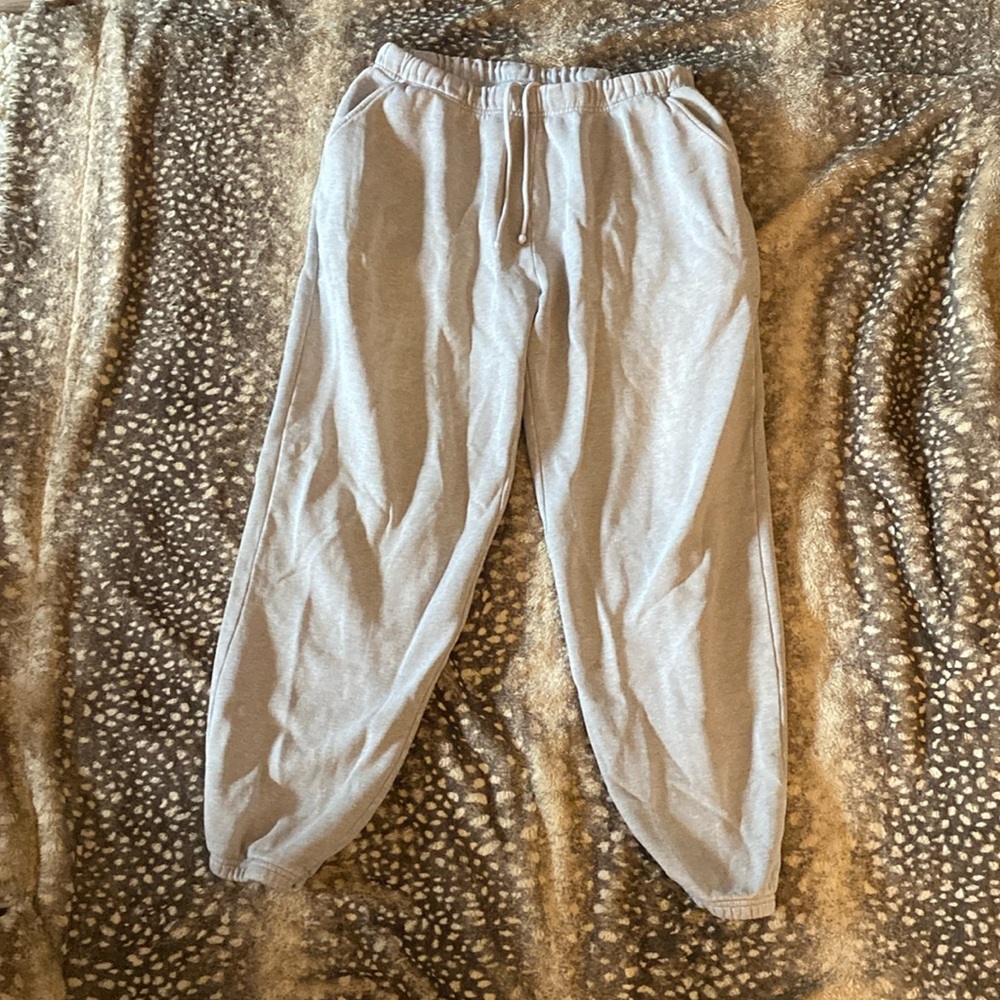 Denver Hayes light grey joggers with cuffed ankles! Size medium.